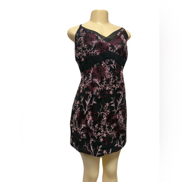 White House Black Market Chemise Black and Pink Floral - Picture 2 of 5